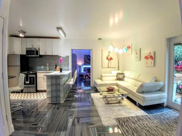 Wonderful Three Bedroom Naples Home