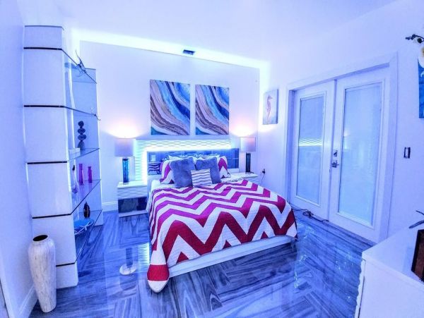 Wonderful Three Bedroom Naples Home