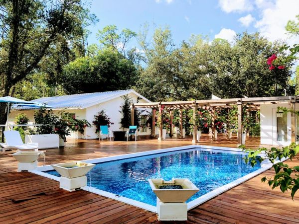 Wonderful Three Bedroom Naples Home