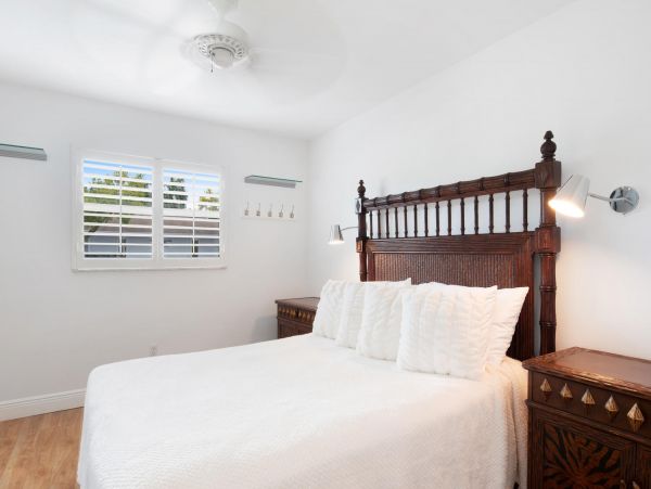 Naples Home 953347