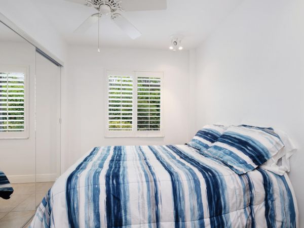 Naples Home 953347