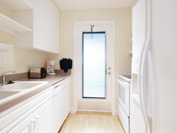 Naples Walk to Beach Vacation Condo Two Bedrooms Sleeps 6