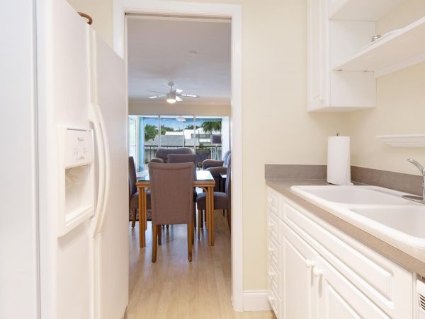 Naples Walk to Beach Vacation Condo Two Bedrooms Sleeps 6
