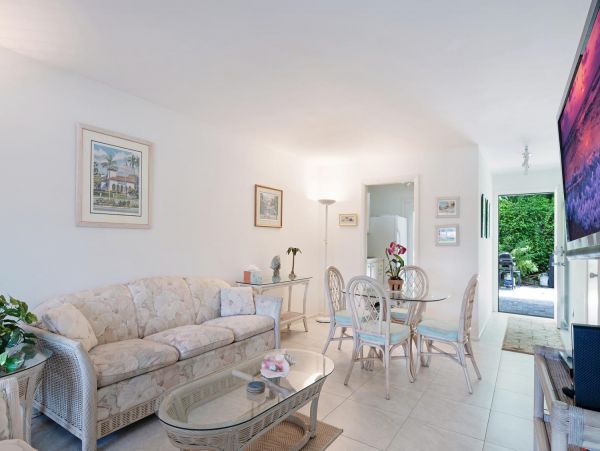 Naples Home 953349
