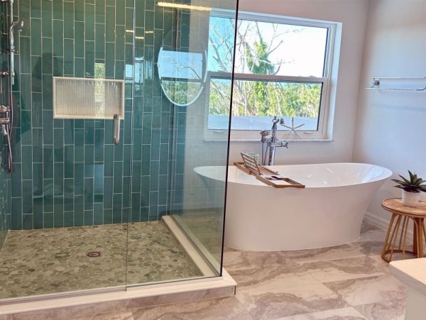 Luxury 4 Bedroom Sanibel Home with Private Caged Pool
