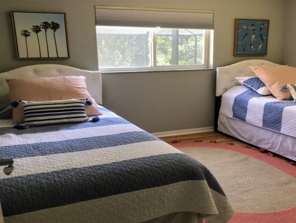 Luxury 4 Bedroom Sanibel Home with Private Caged Pool