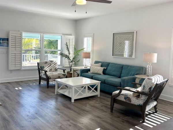 Luxury 4 Bedroom Sanibel Home with Private Caged Pool