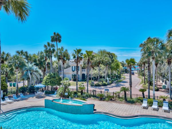 Three Bedroom Destin Vacation Home Sleeps 8 Guests