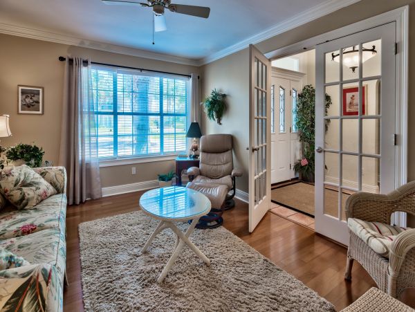 Three Bedroom Destin Vacation Home Sleeps 8 Guests