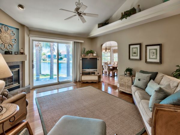 Three Bedroom Destin Vacation Home Sleeps 8 Guests