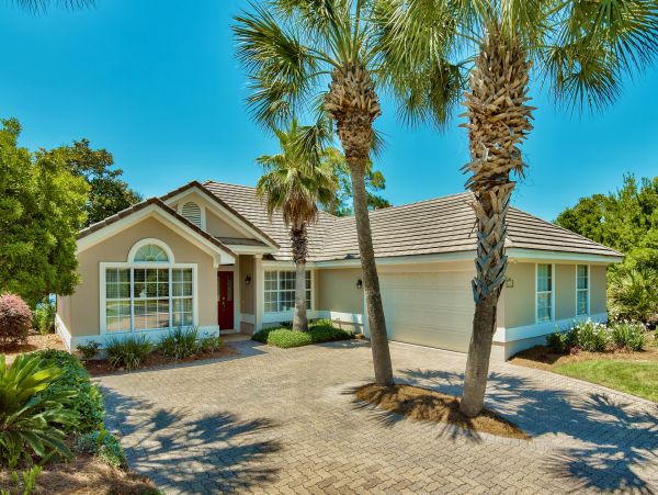 Three Bedroom Destin Vacation Home Sleeps 8 Guests