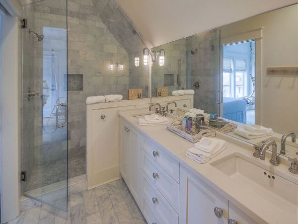 Stunning Newly Remodelled Home only 100 Yards to the Sand!