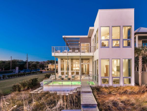 Oceanfront Luxury Home With Five Bedrooms