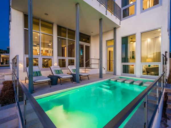 Oceanfront Luxury Home With Five Bedrooms