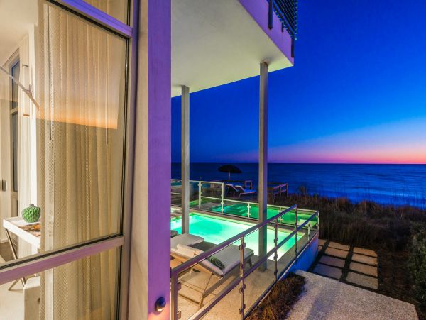 Oceanfront Luxury Home With Five Bedrooms