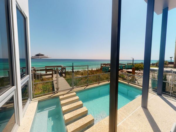 Oceanfront Luxury Home With Five Bedrooms