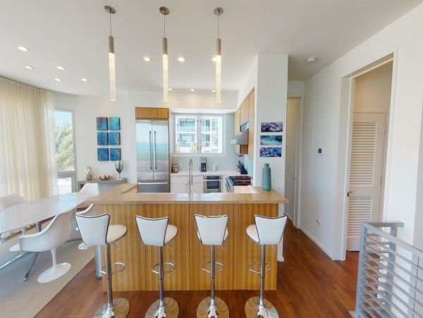 Oceanfront Luxury Home With Five Bedrooms