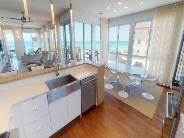 Oceanfront Luxury Home With Five Bedrooms