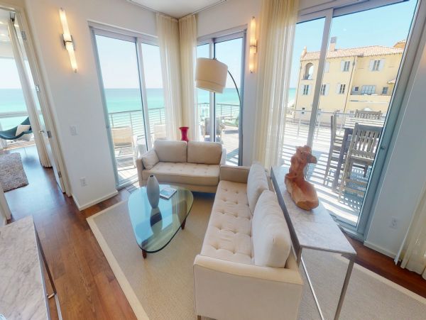 Oceanfront Luxury Home With Five Bedrooms