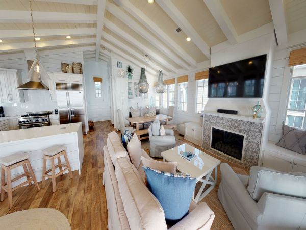 Luxury Beachfront Home With Beautiful Ocean Views Sleeps 10