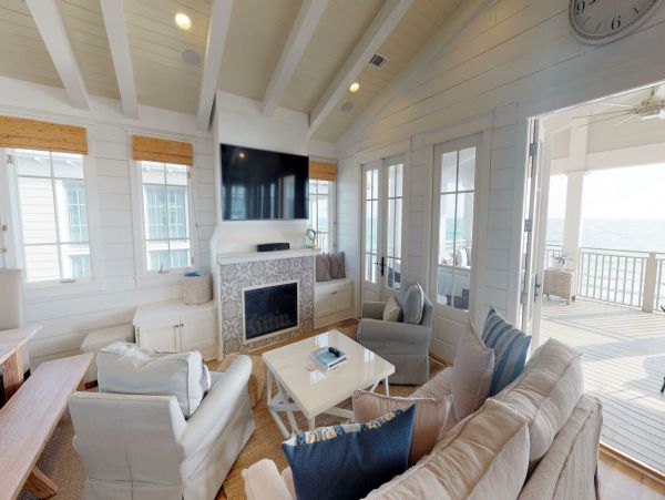 Luxury Beachfront Home With Beautiful Ocean Views Sleeps 10