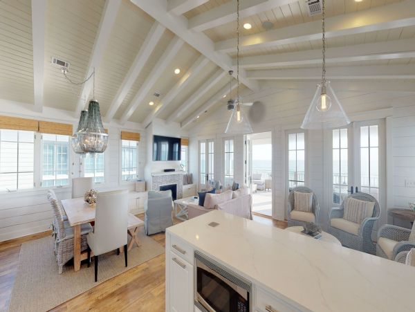 Luxury Beachfront Home With Beautiful Ocean Views Sleeps 10