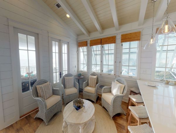 Luxury Beachfront Home With Beautiful Ocean Views Sleeps 10