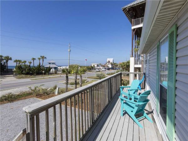 Dune Allen Vacation Cottage across from public beach