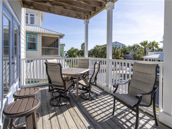 Stroll Onto the Beach from this Amazing Vacation Home