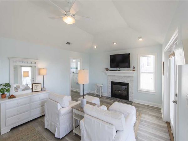 Stroll Onto the Beach from this Amazing Vacation Home