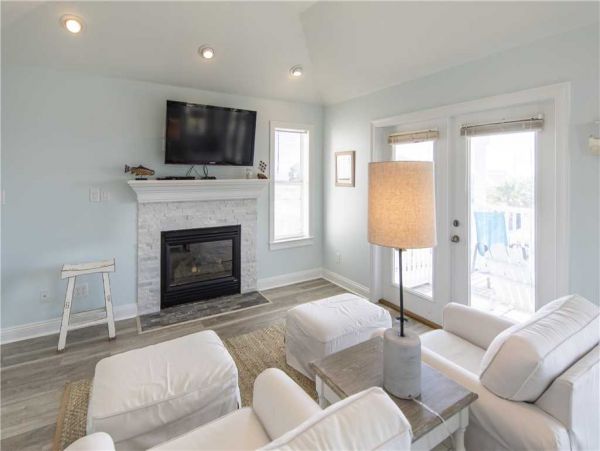 Stroll Onto the Beach from this Amazing Vacation Home