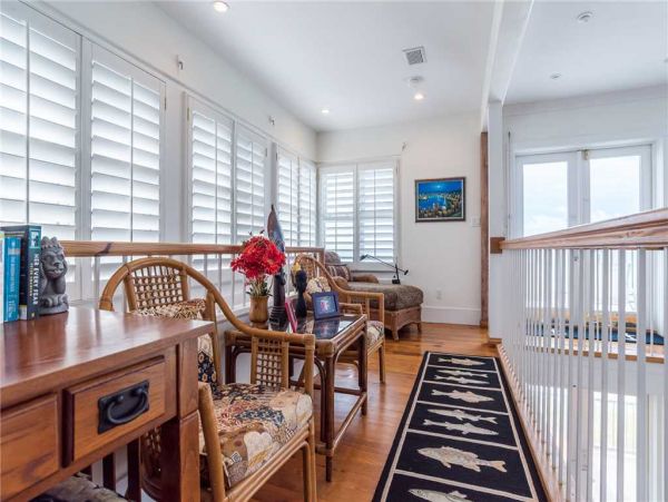 Four bedroom Dune Allen Vacation Home Steps to Beach.
