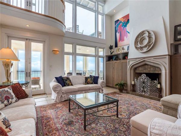 Four bedroom Dune Allen Vacation Home Steps to Beach.