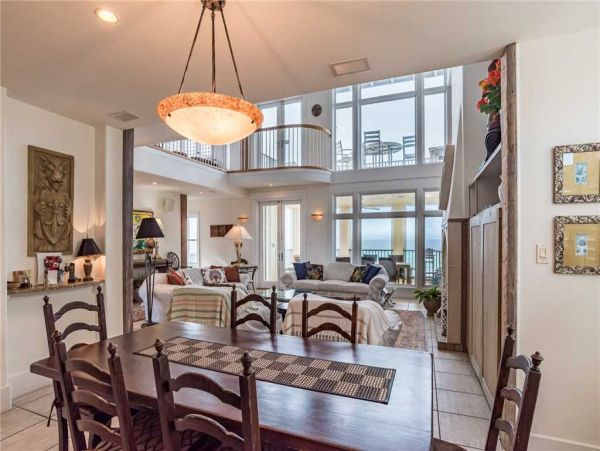 Four bedroom Dune Allen Vacation Home Steps to Beach.