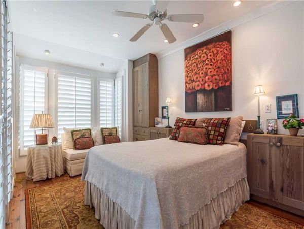 Four bedroom Dune Allen Vacation Home Steps to Beach.