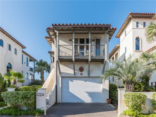 Four bedroom Dune Allen Vacation Home Steps to Beach.