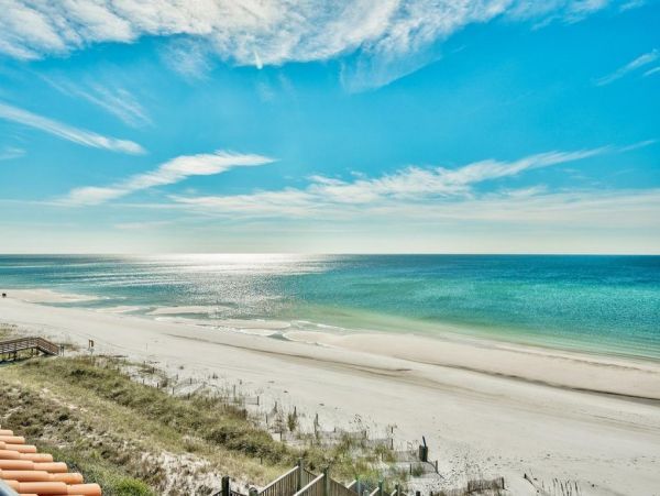 Four bedroom Dune Allen Vacation Home Steps to Beach.
