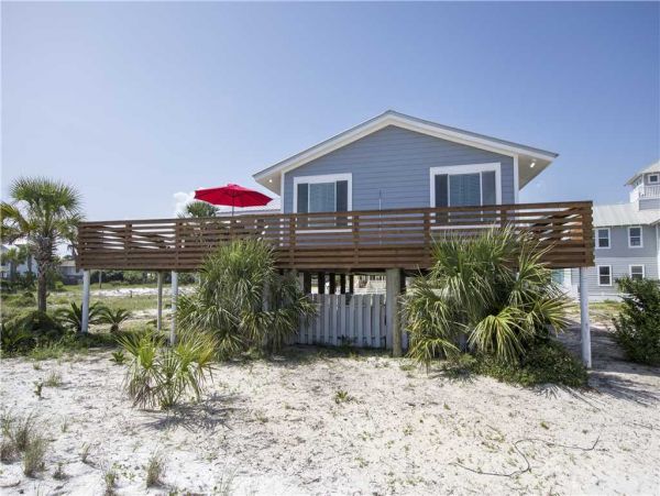 Beach 3 Bedroom Vacation Cottage