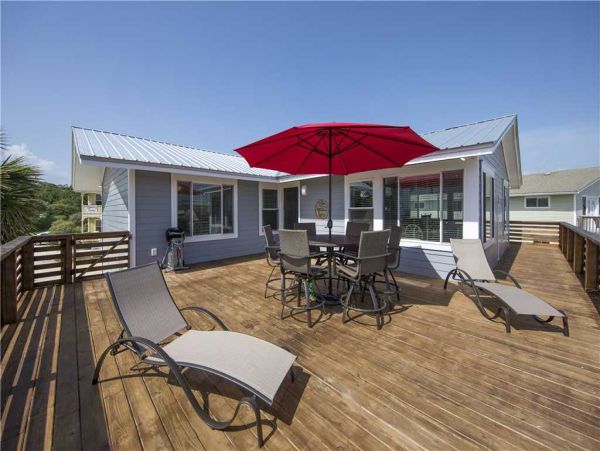 Beach 3 Bedroom Vacation Cottage