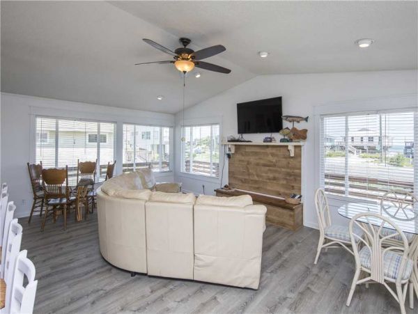 Beach 3 Bedroom Vacation Cottage