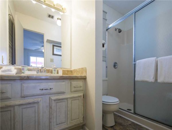 Beach 3 Bedroom Vacation Cottage