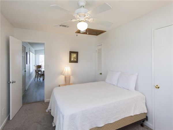 Beach 3 Bedroom Vacation Cottage