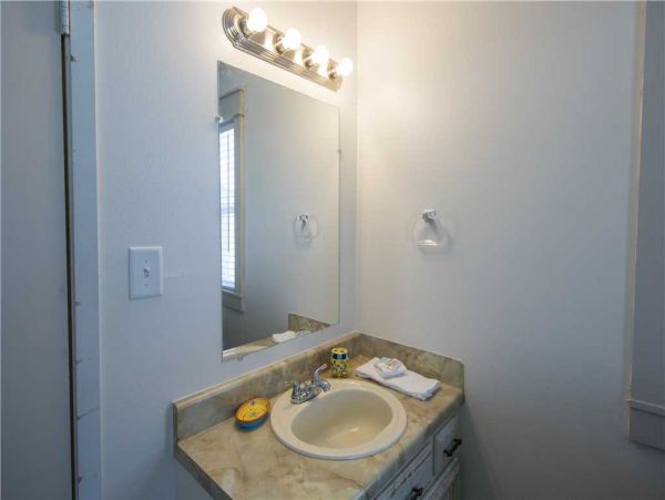 Beach 3 Bedroom Vacation Cottage