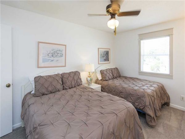 Beach 3 Bedroom Vacation Cottage