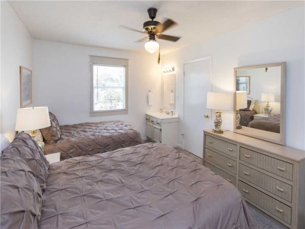 Beach 3 Bedroom Vacation Cottage