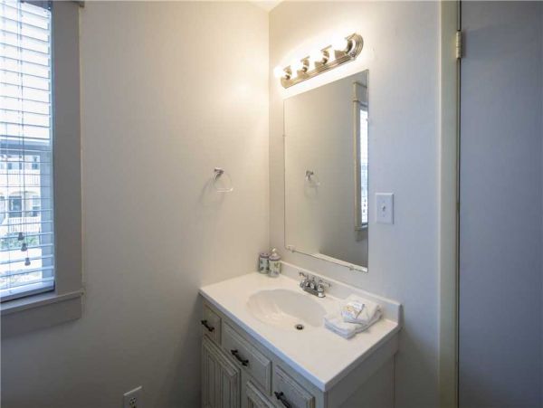Beach 3 Bedroom Vacation Cottage
