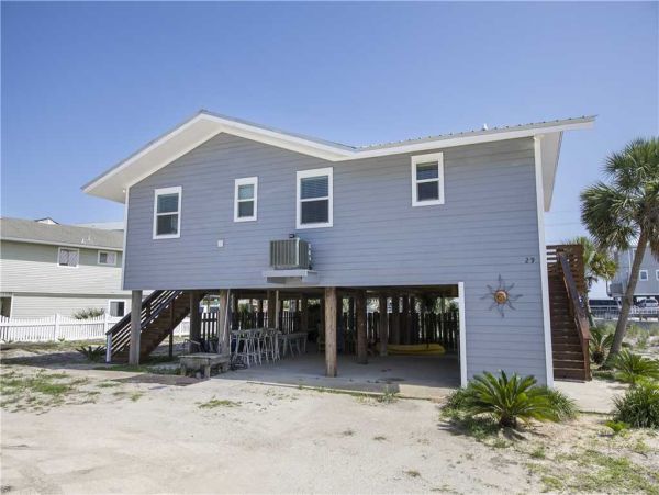 Beach 3 Bedroom Vacation Cottage