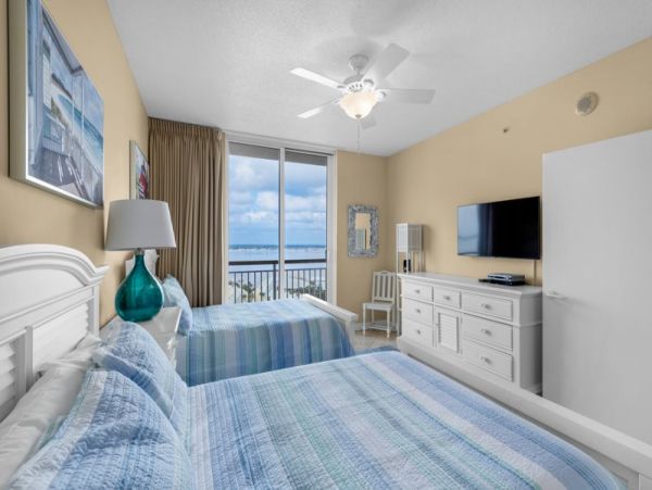 Three Bedroom Beach Front Luxury Rental in Navarre