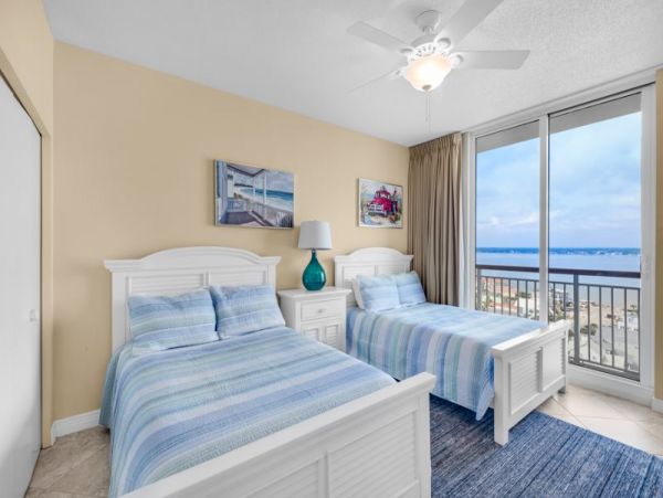 Three Bedroom Beach Front Luxury Rental in Navarre