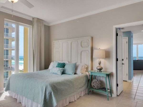 Fantastic Condo with 3 Bedrooms & Views of the Ocean